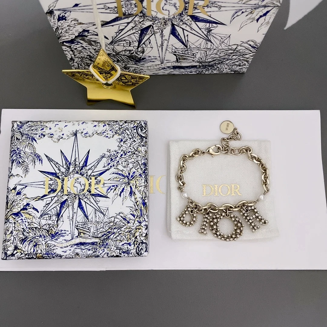 디올 골드 피니쉬 화이트 펄 실버 톤 팔찌