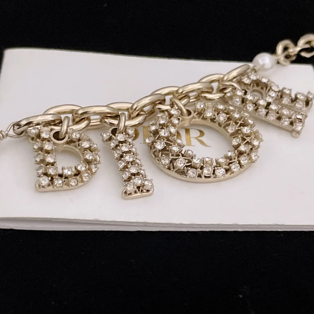 디올 골드 피니쉬 화이트 펄 실버 톤 팔찌