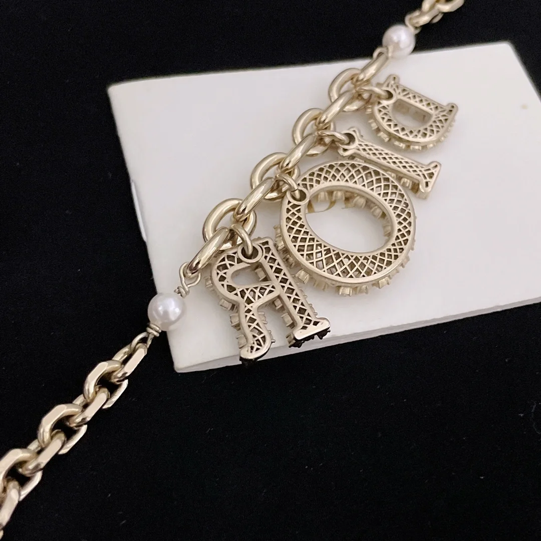 디올 골드 피니쉬 화이트 펄 실버 톤 팔찌