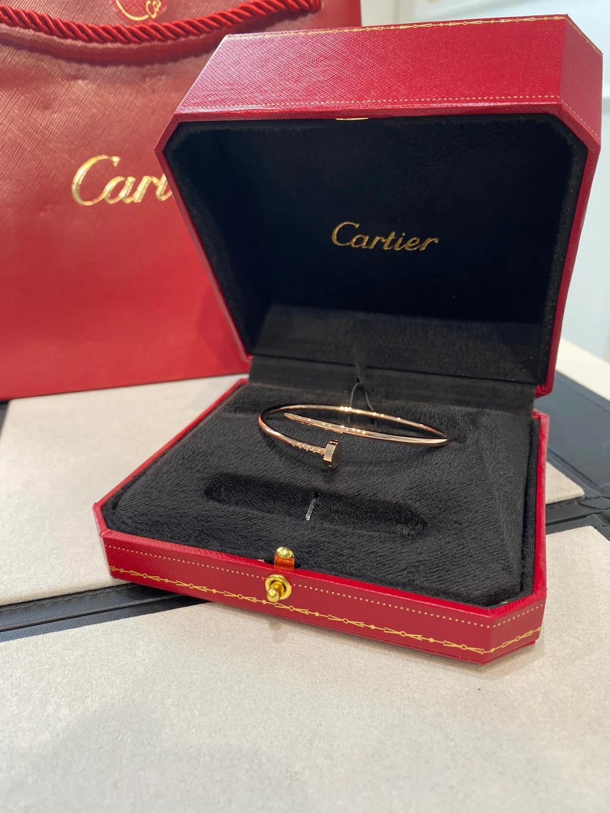 까르띠에 저스트 앵 끌루 핑크 골드 팔찌 B6048117