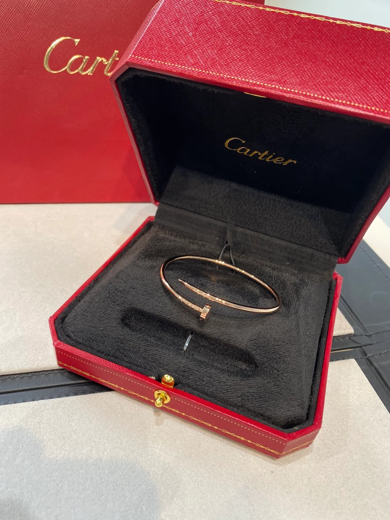 까르띠에 저스트 앵 끌루 핑크 골드 팔찌 B6048117