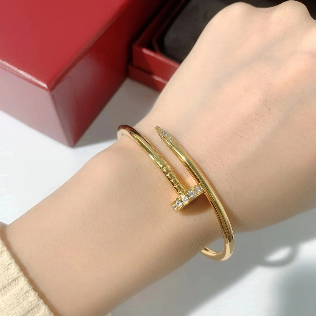 까르띠에 저스트 앵 끌루 옐로우 골드 팔찌 B6066117