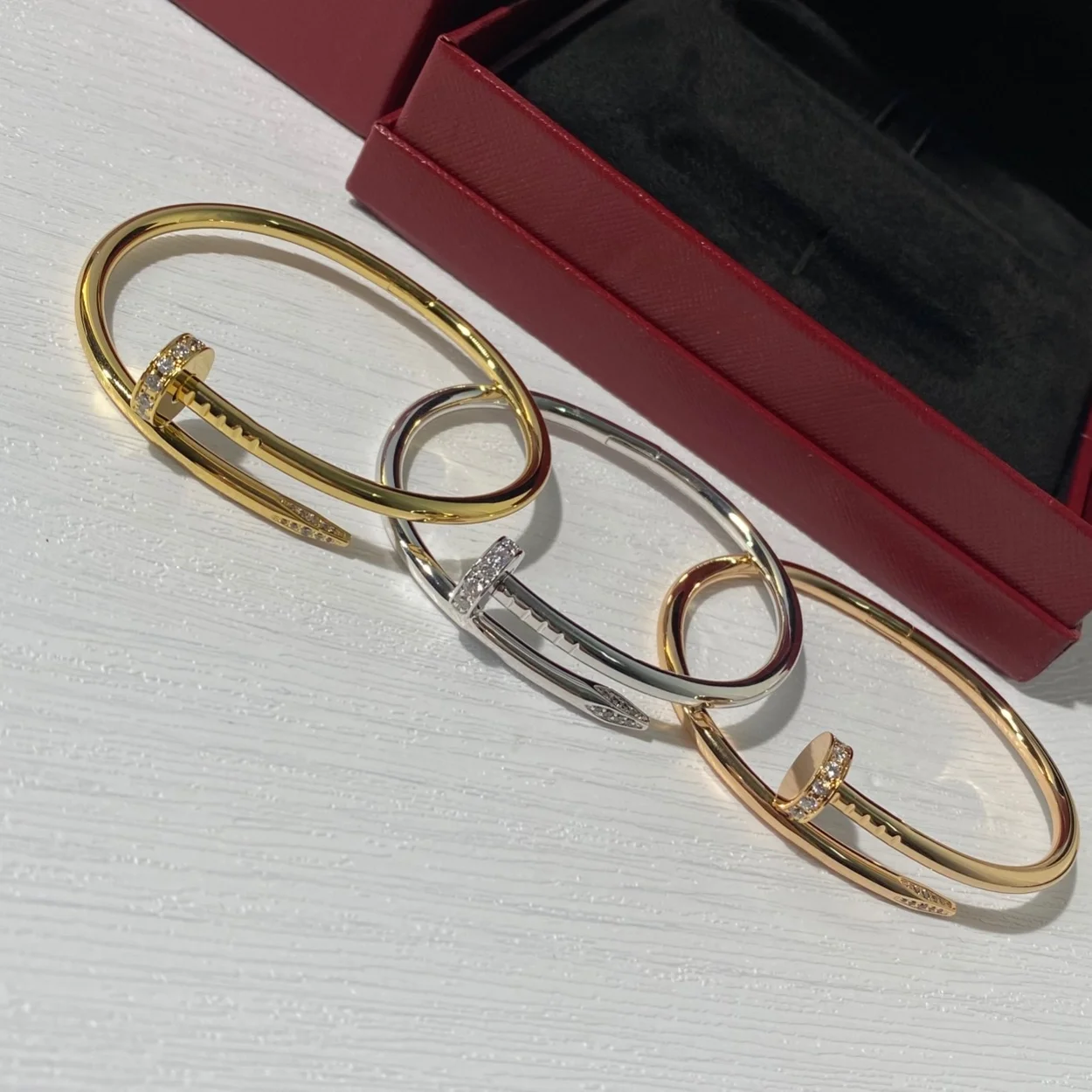 까르띠에 저스트 앵 끌루 옐로우 골드 팔찌 B6066117