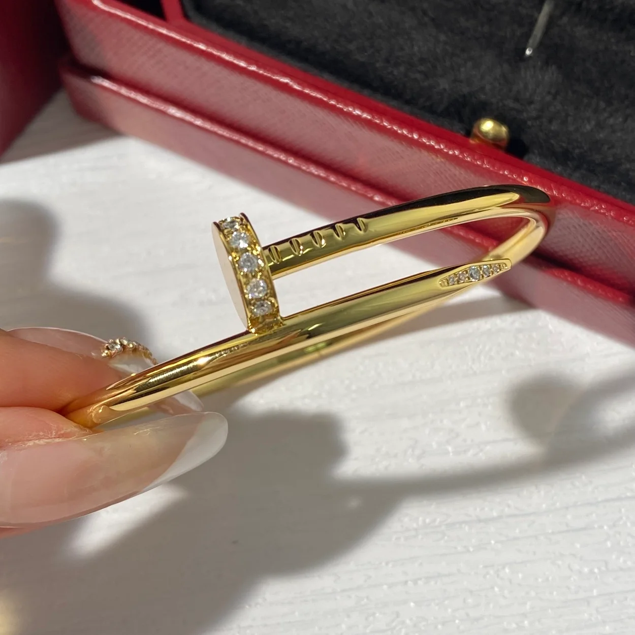 까르띠에 저스트 앵 끌루 옐로우 골드 팔찌 B6066117