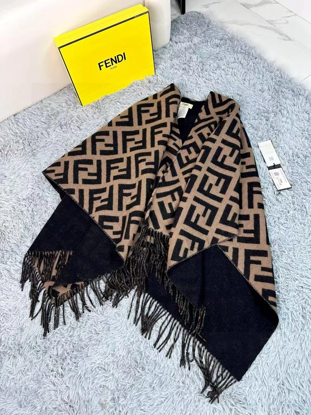 펜디 양모 로고 머플러