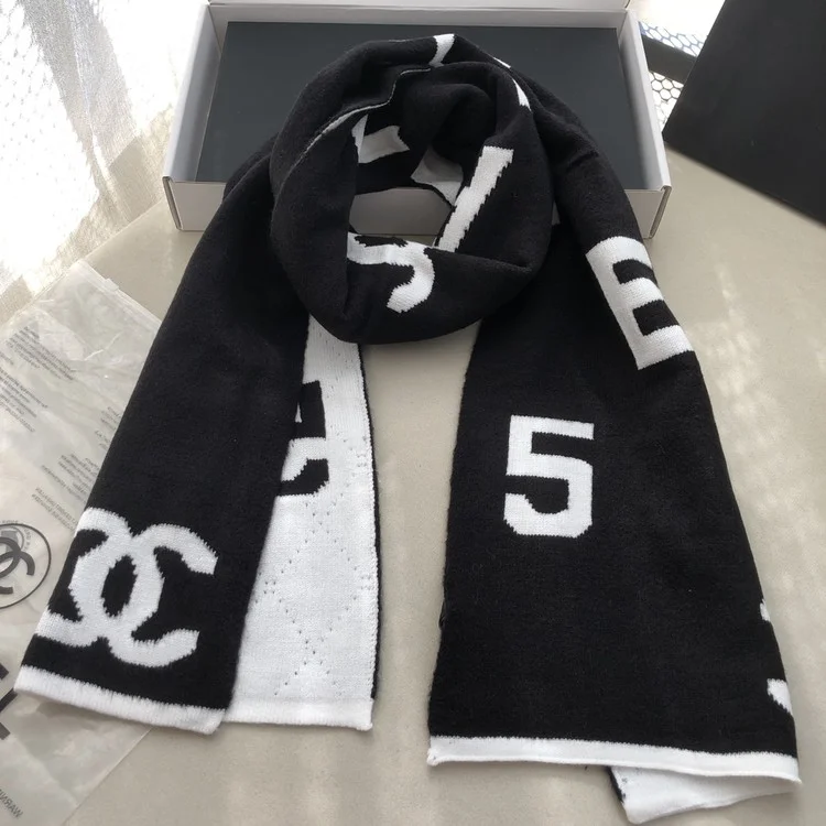 샤넬  양모 100% NO5 로고 머플러