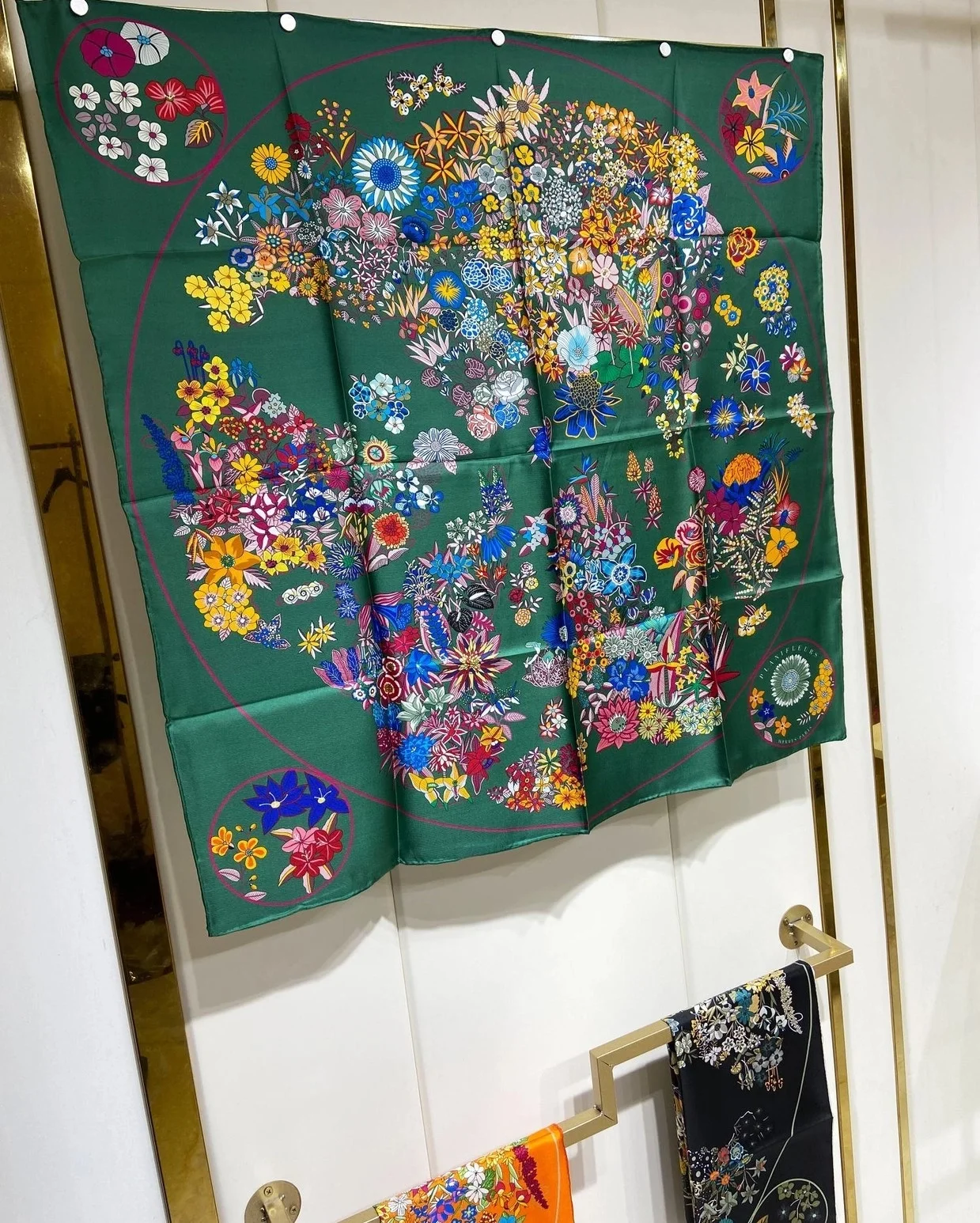 에르메스 플랑플뢰르 90 베르트 아망데 스카프