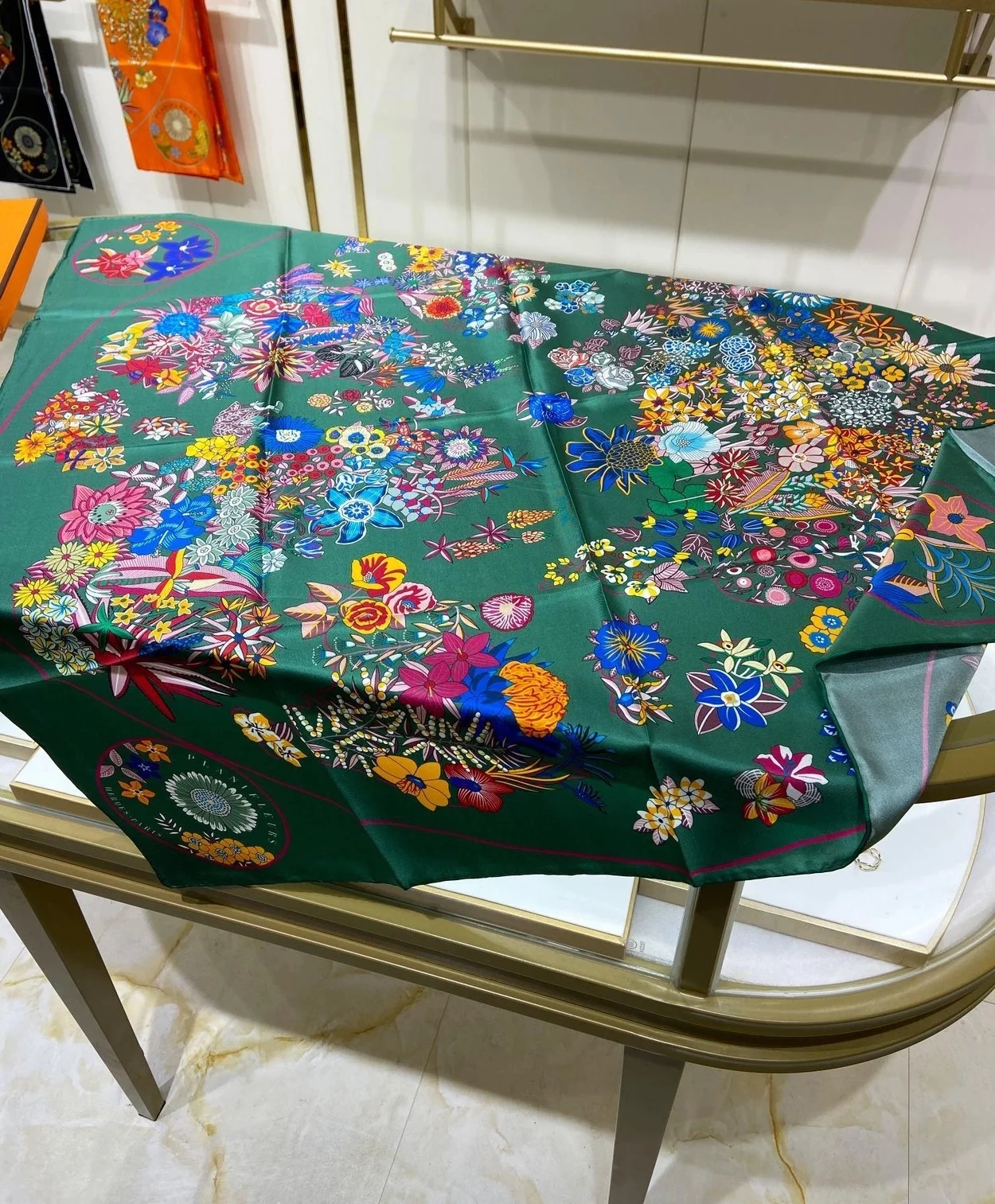 에르메스 플랑플뢰르 90 베르트 아망데 스카프