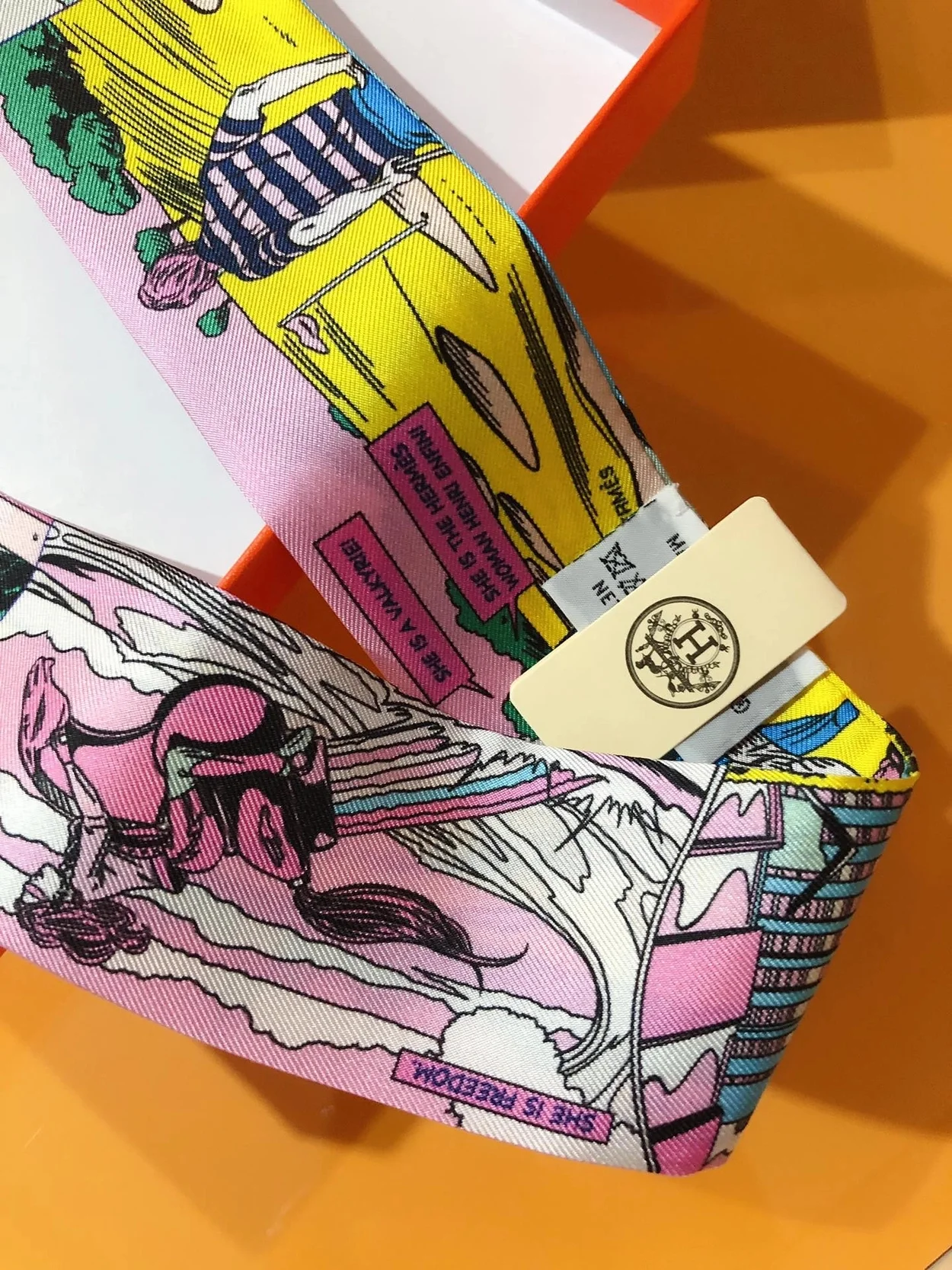 에르메스 WOW 트윌리 핑크