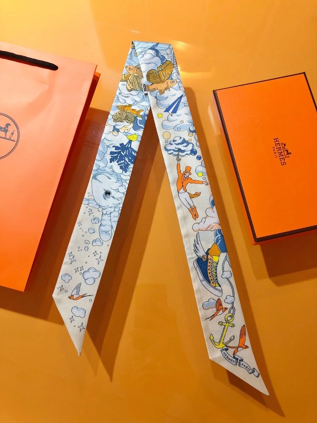 에르메스 Sur Mon Nuage 트윌리 화이트