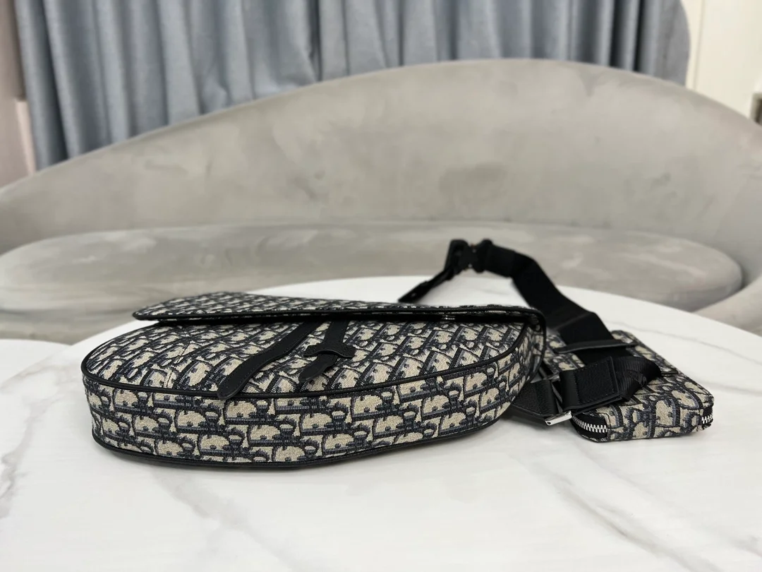 디올 오블리크 자카드 새들 백 베이지