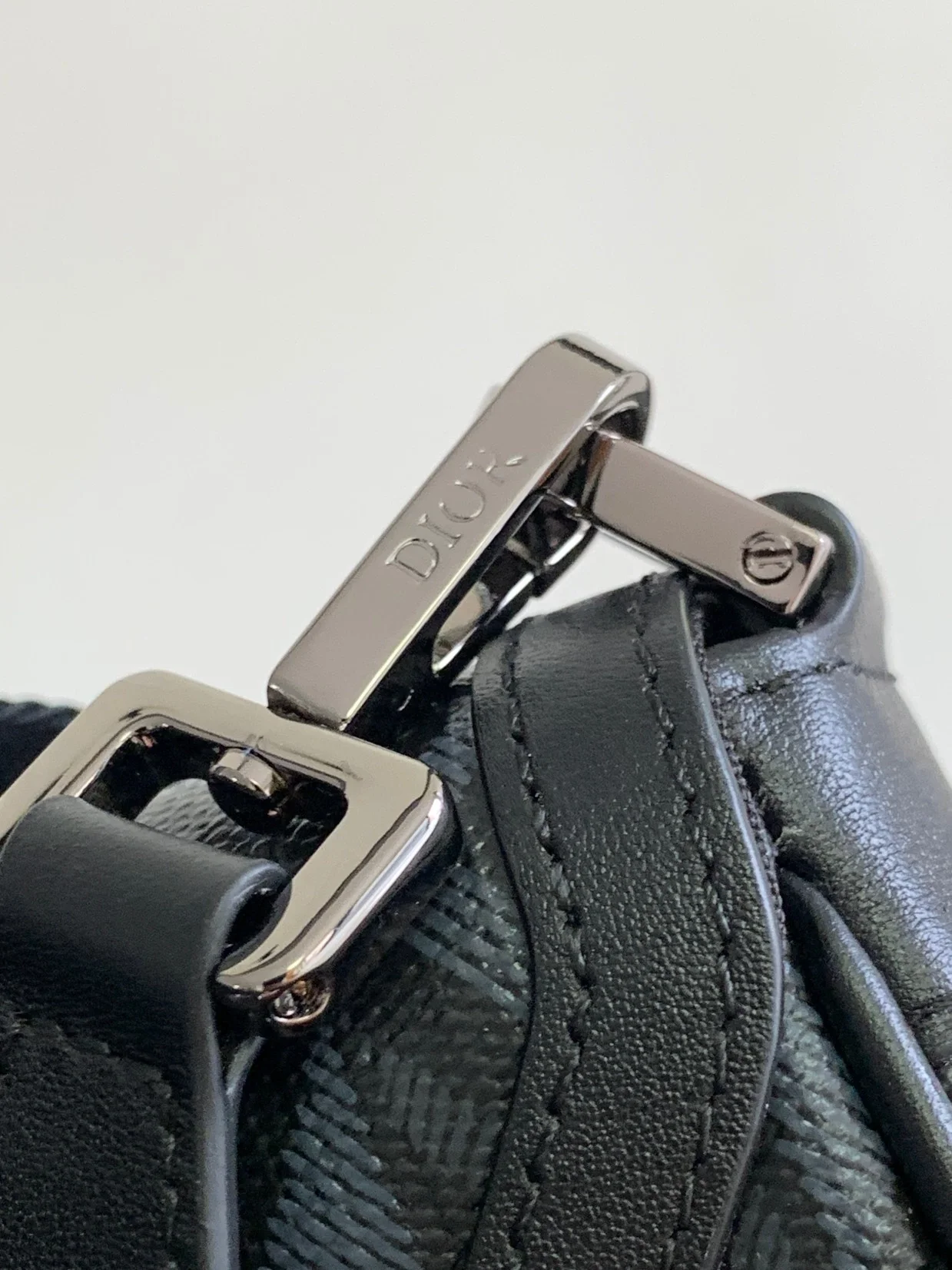 디올 Hit the road 미니 백 블랙