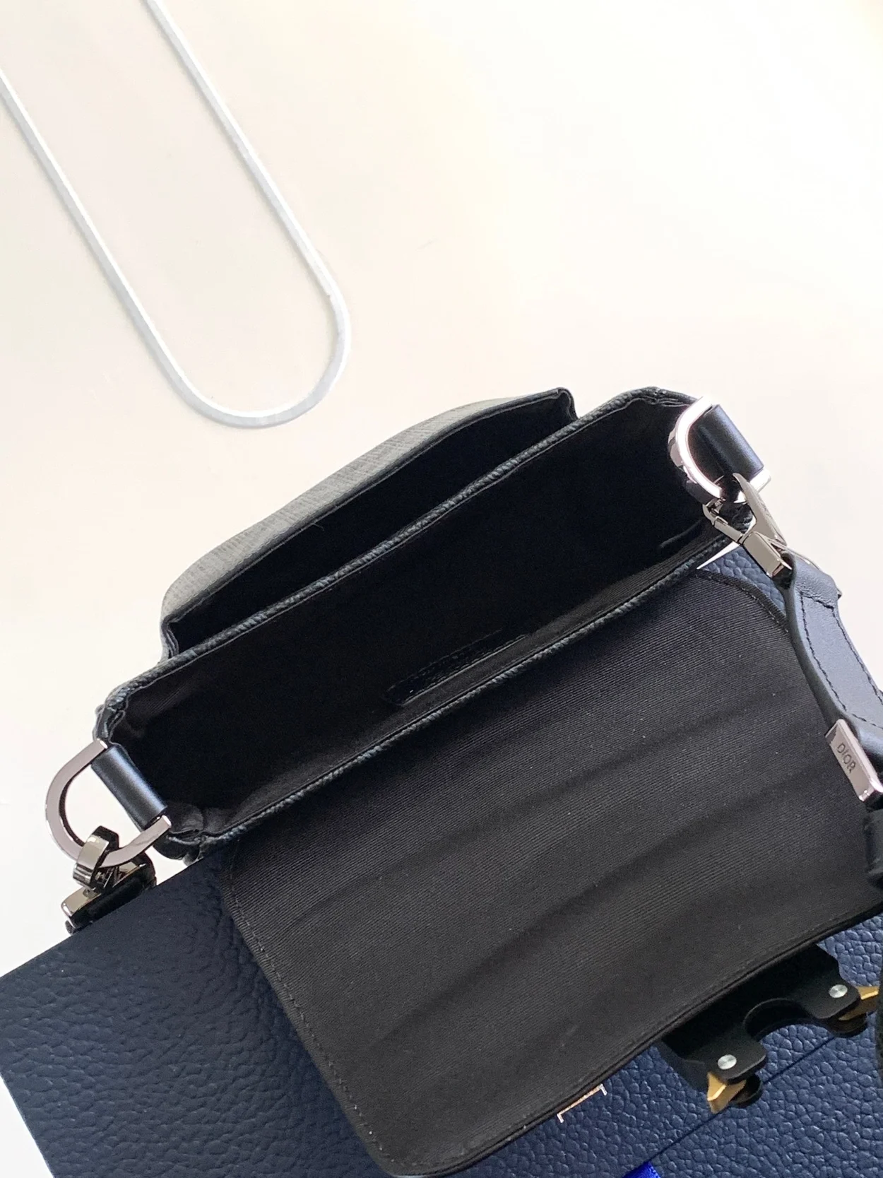 디올 Hit the road 미니 백 블랙