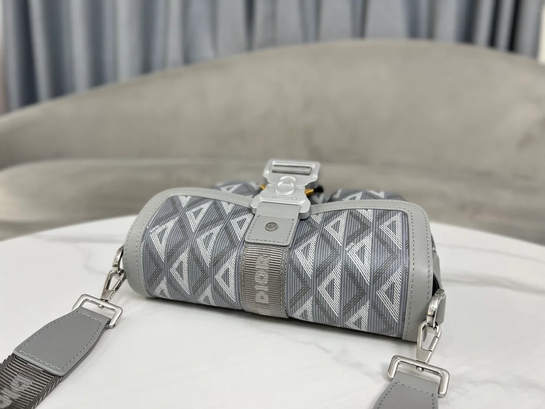 디올 다이아몬드 힛 더 로드 메신저 백 그레이