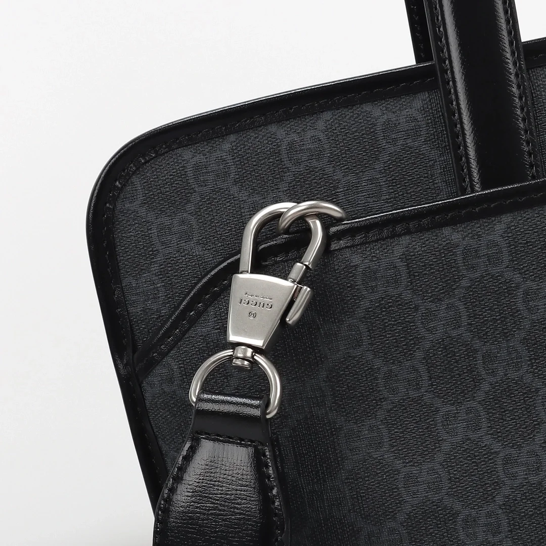 구찌 인터로킹 GG 브리프케이스