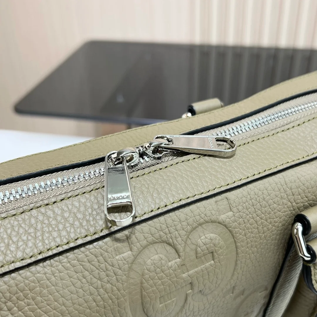 구찌 토프 레더 점보 GG 브리프케이스