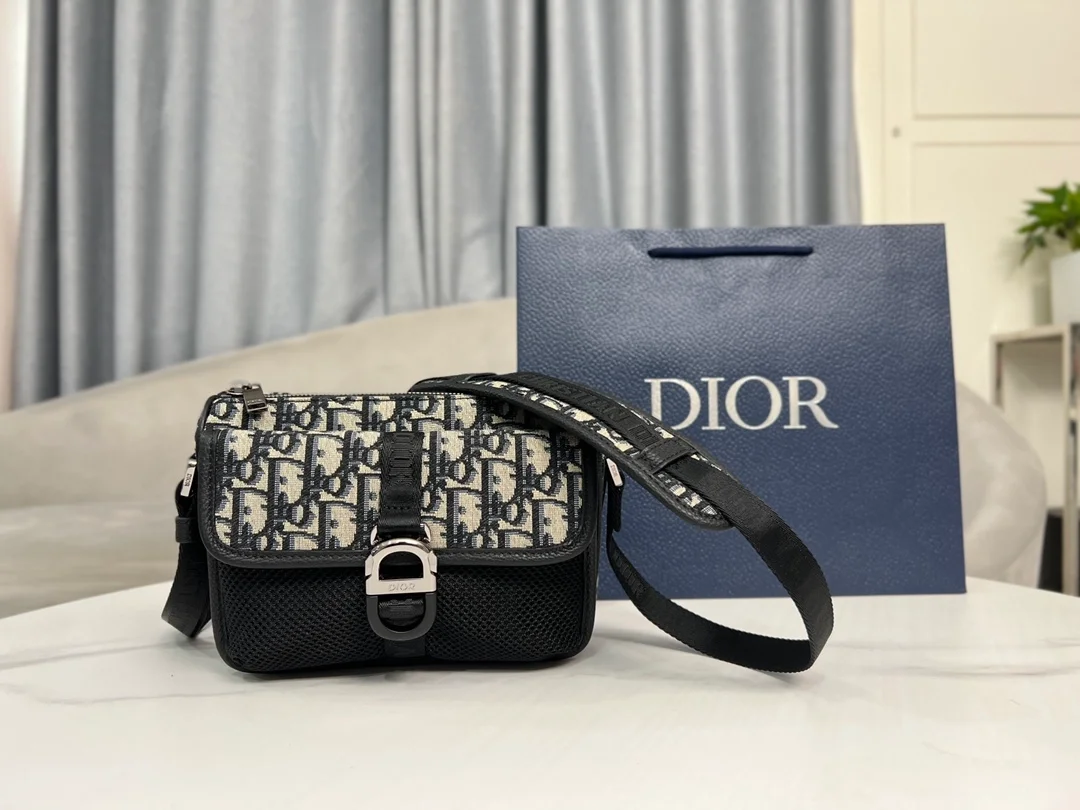 디올 오블리크 8 미니 메신저 백