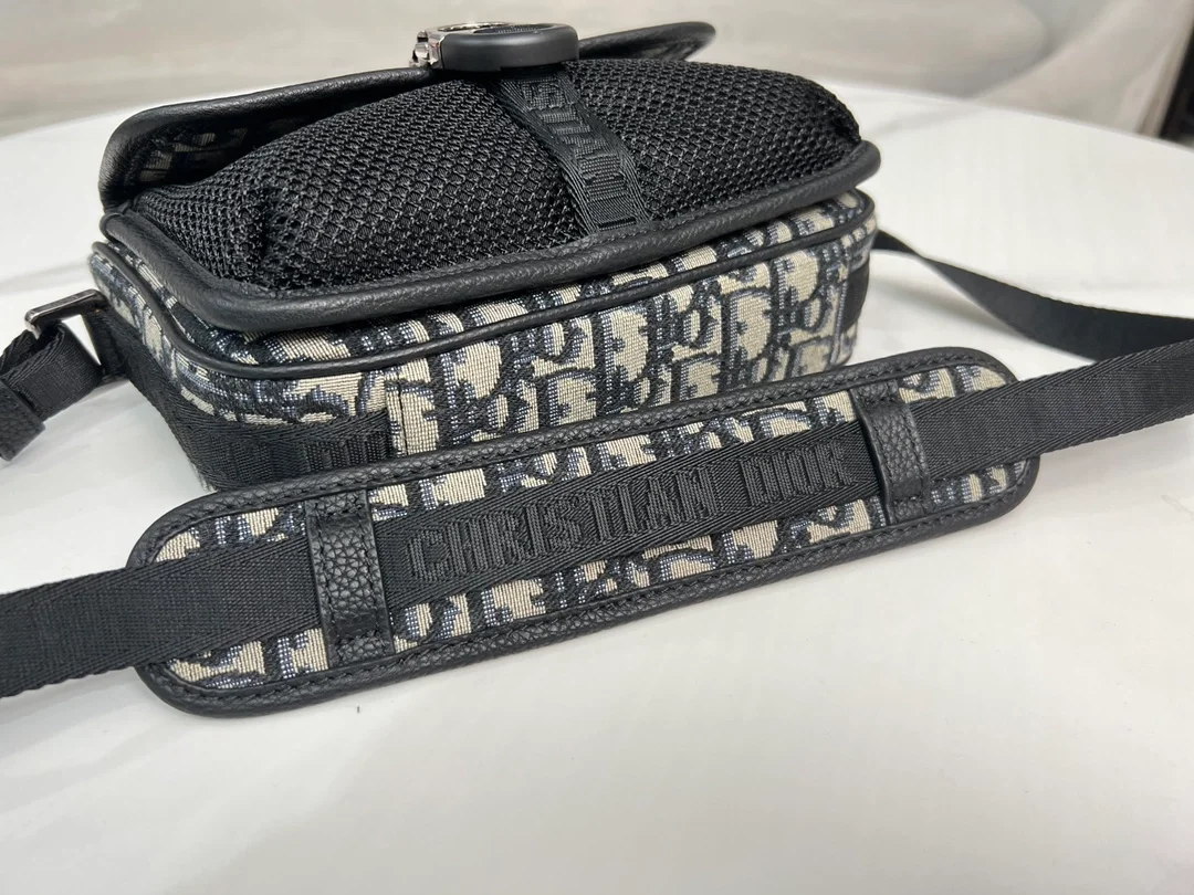 디올 오블리크 8 미니 메신저 백