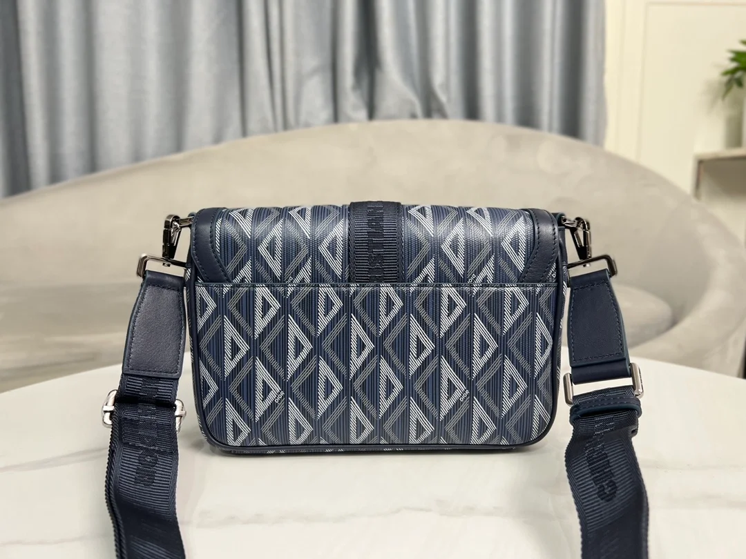 디올 다이아몬드 캔버스 메신저 백 네이비