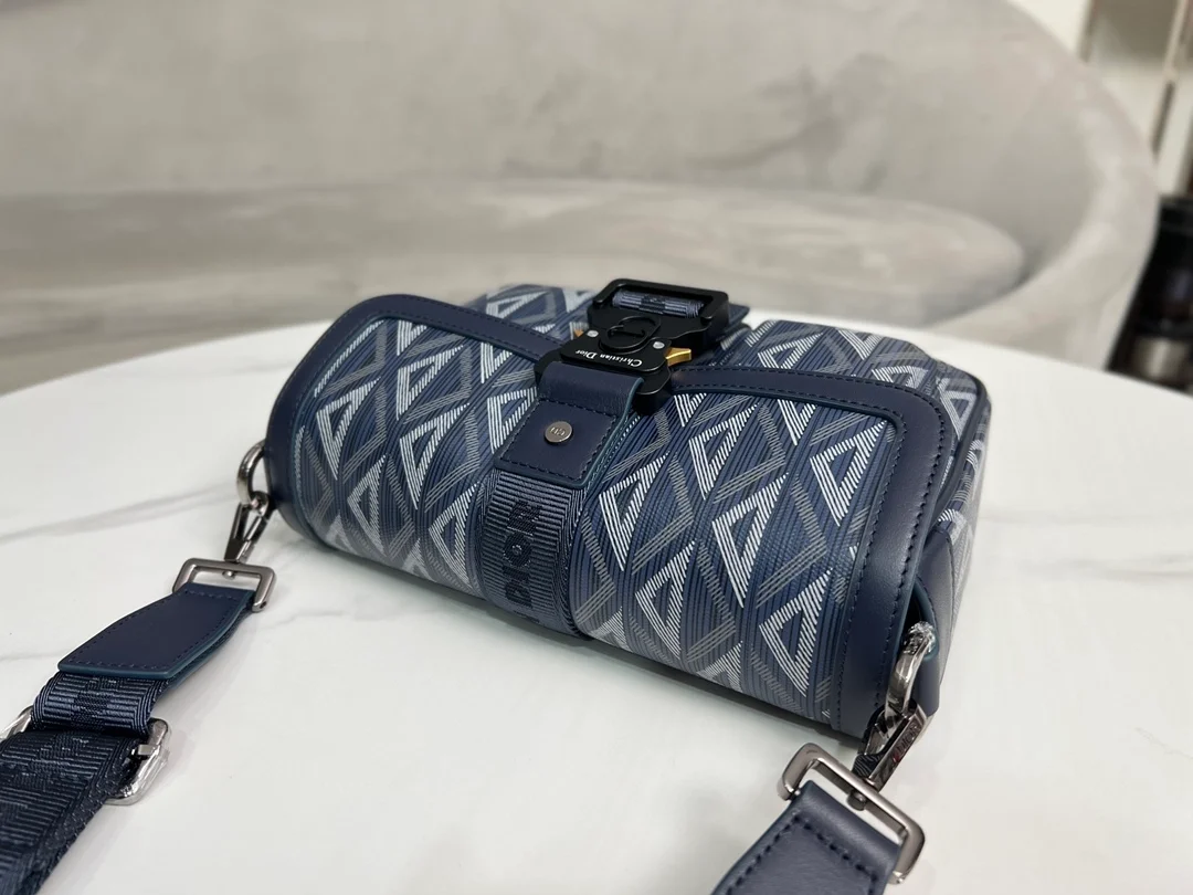 디올 다이아몬드 캔버스 메신저 백 네이비