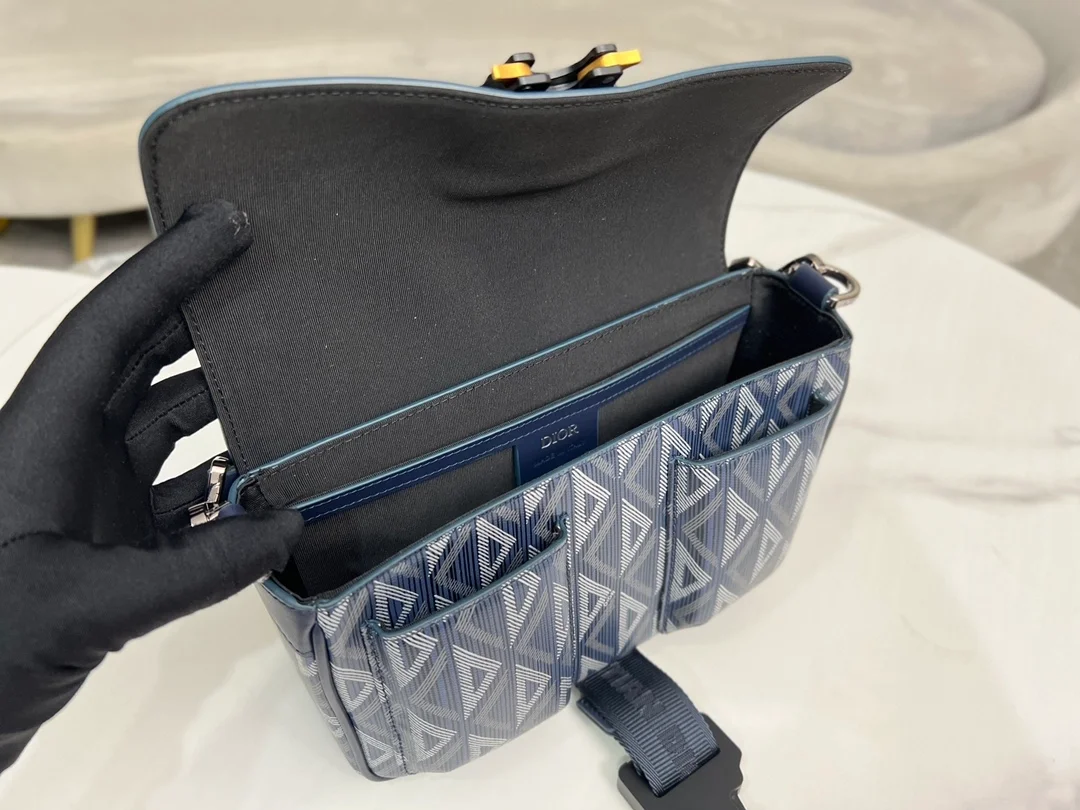 디올 다이아몬드 캔버스 메신저 백 네이비