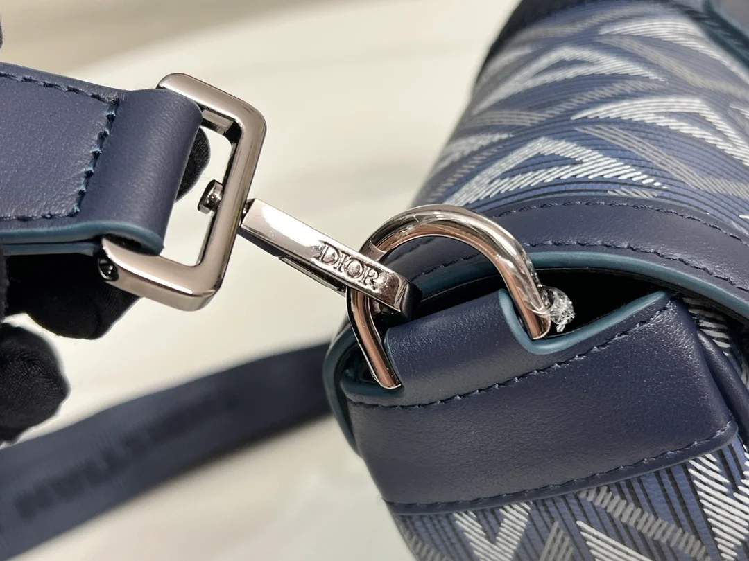 디올 다이아몬드 캔버스 메신저 백 네이비