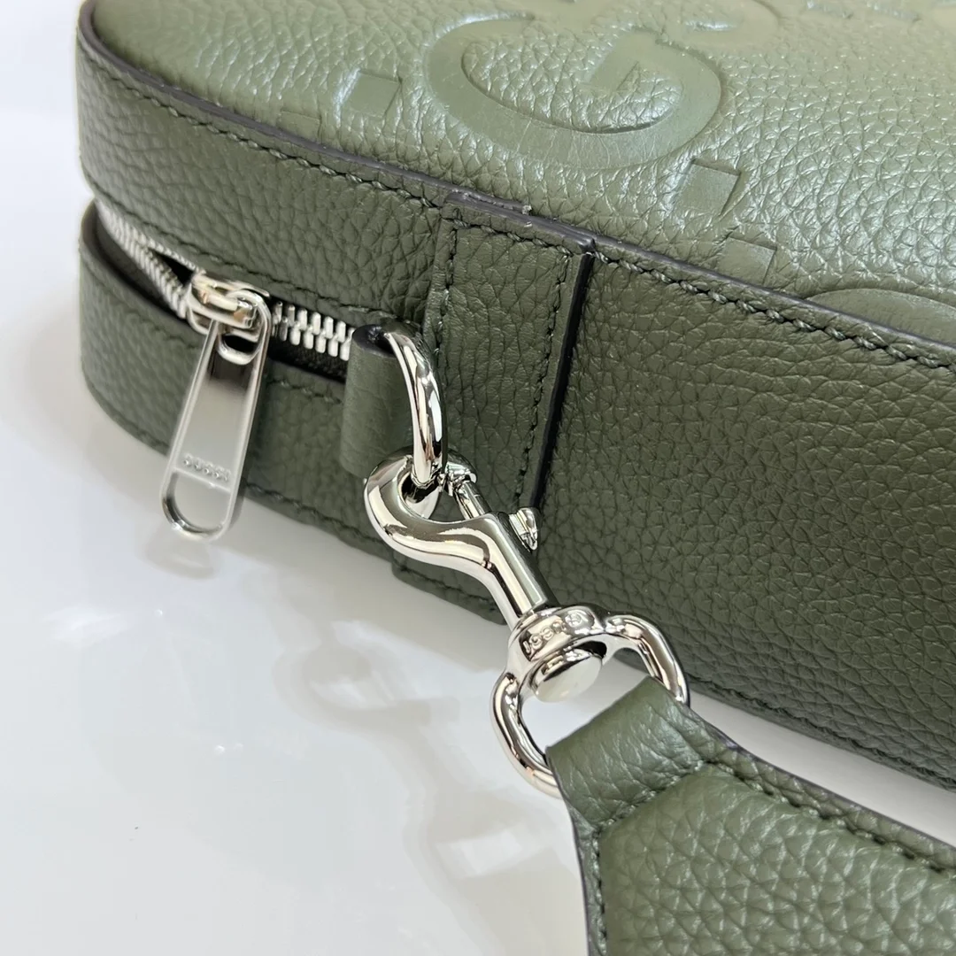 구찌 다크 그린 레더 점보 GG 브리프케이스