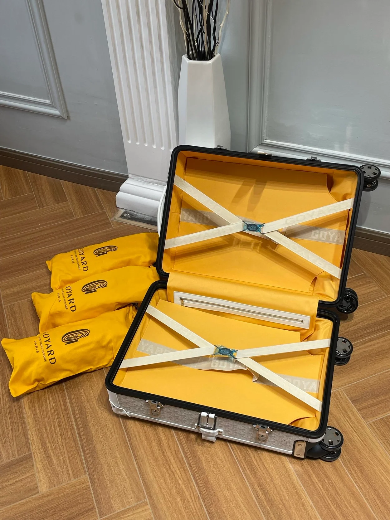 고야드 부흐제 트롤리 PM 화이트