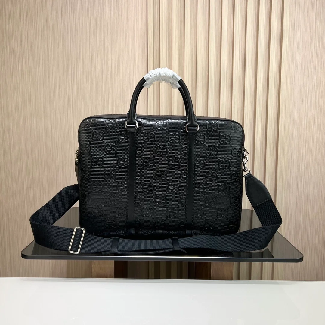 구찌 GG 엠보스 브리프케이스 블랙
