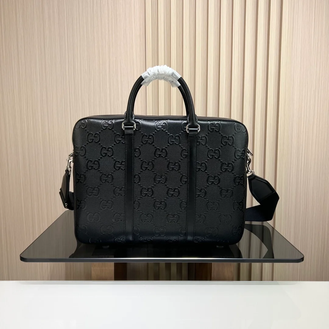 구찌 GG 엠보스 브리프케이스 블랙