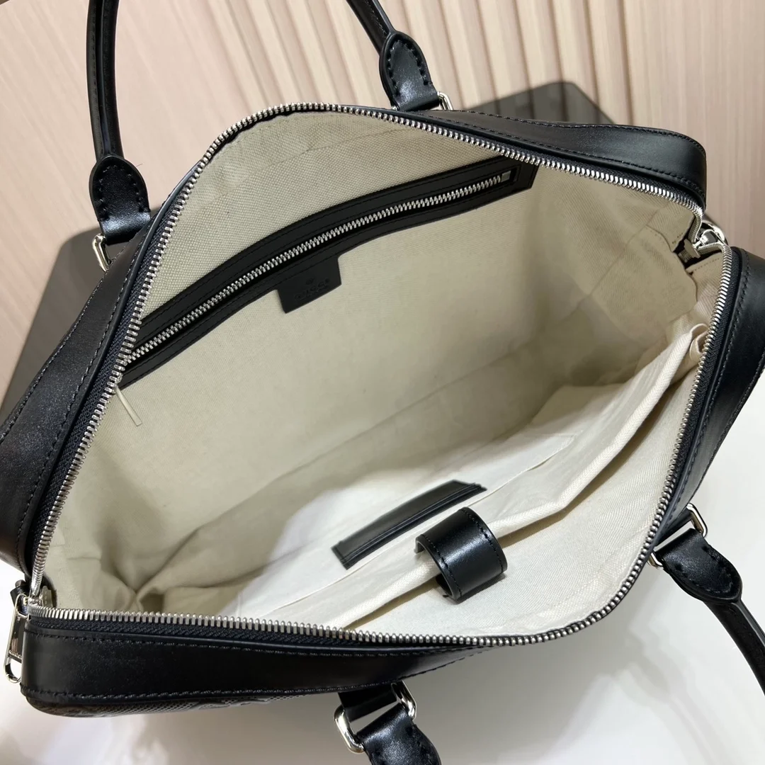 구찌 GG 엠보스 브리프케이스 블랙