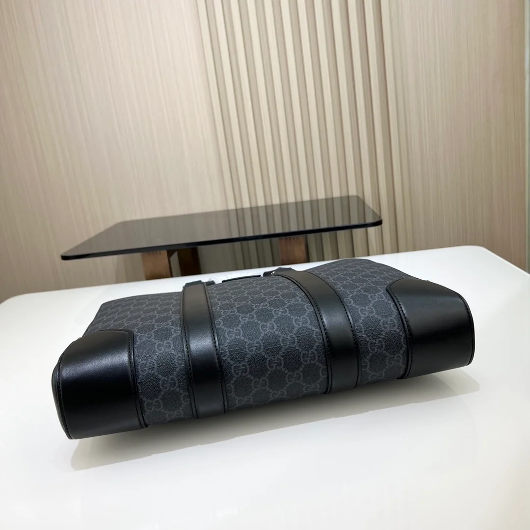 구찌 GG 수프림 브리프케이스