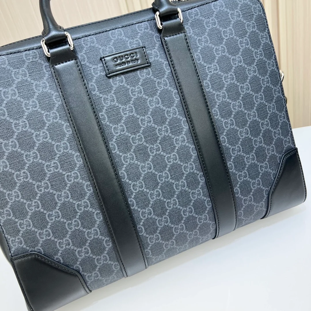 구찌 GG 수프림 브리프케이스