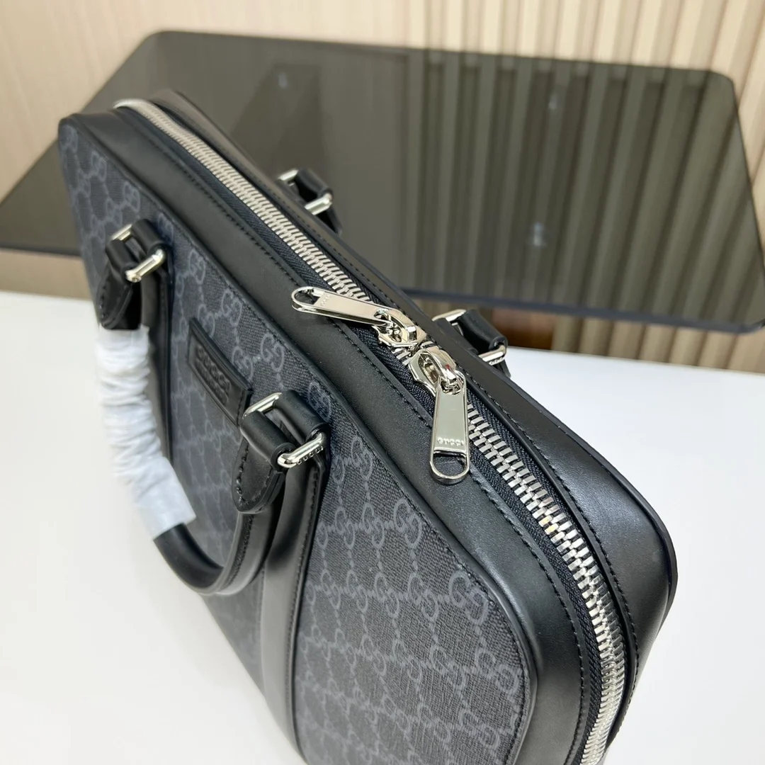 구찌 GG 수프림 브리프케이스