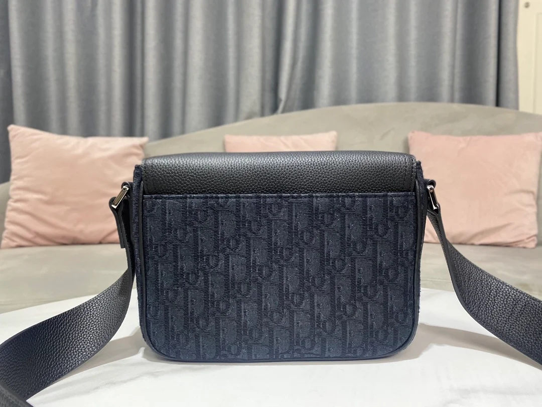 디올 새들 미니 메신저 백 블랙