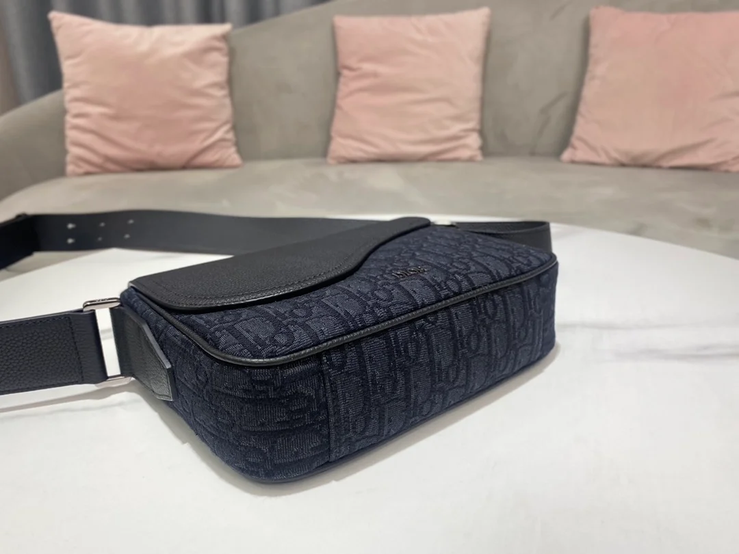 디올 새들 미니 메신저 백 블랙