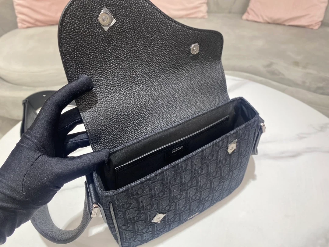 디올 새들 미니 메신저 백 블랙