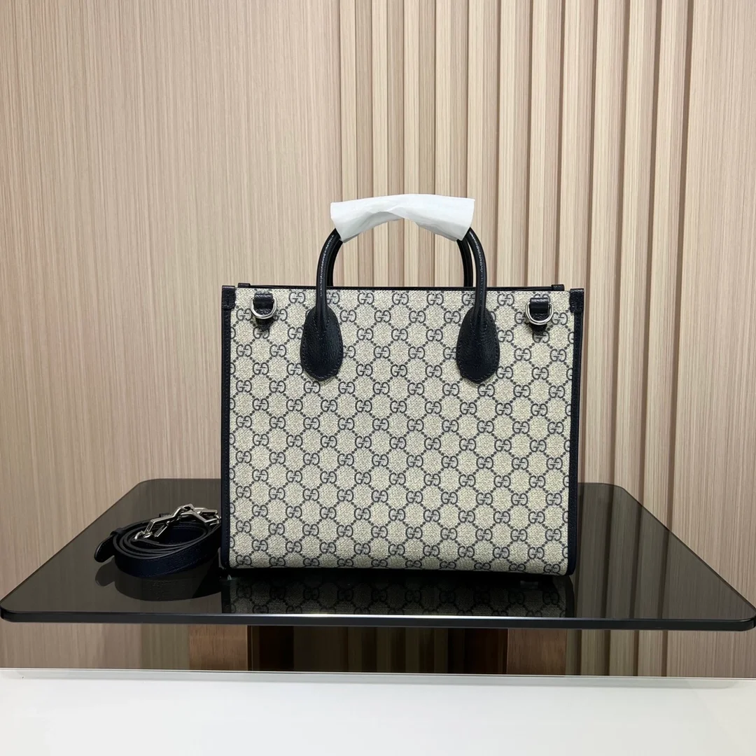 구찌 GG 슈프림 인터로킹 G 미디엄 토트백