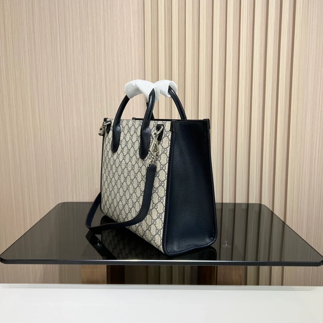 구찌 GG 슈프림 인터로킹 G 미디엄 토트백