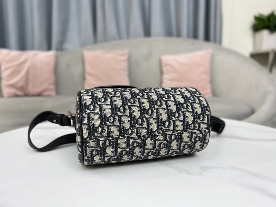 디올 ROLLER 메신저 백