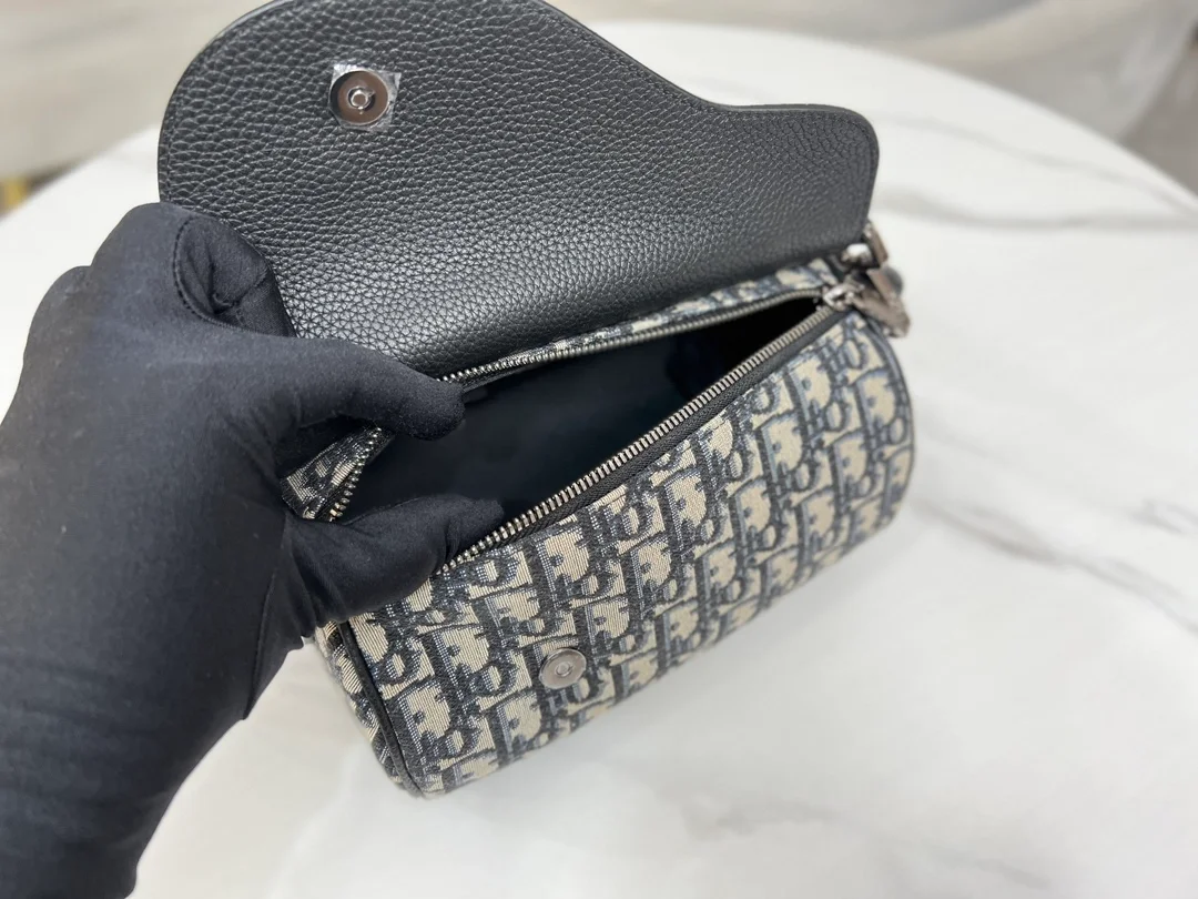 디올 ROLLER 메신저 백