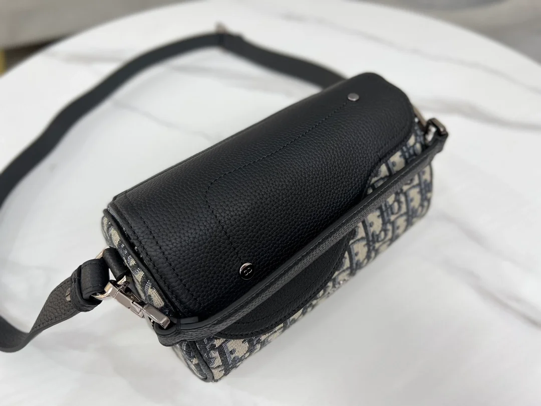 디올 ROLLER 메신저 백