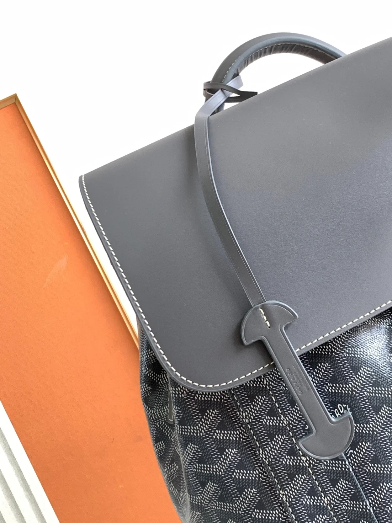 고야드 알파인 MM 백팩 그레이