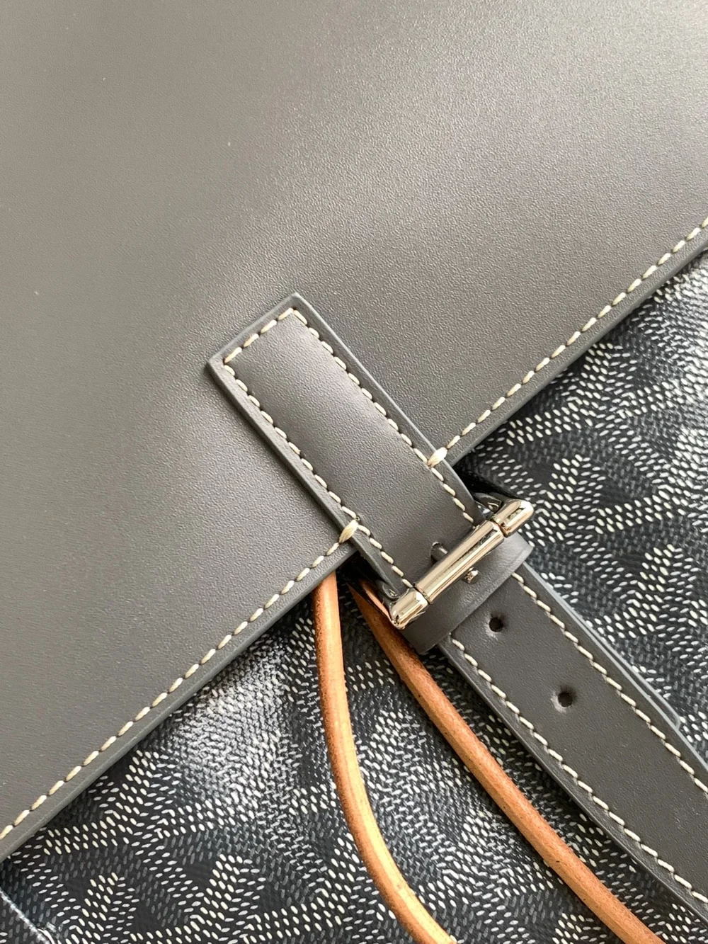 고야드 알파인 MM 백팩 그레이