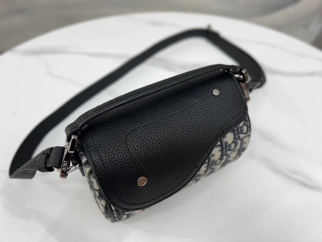 디올 ROLLER 미니 메신저 백