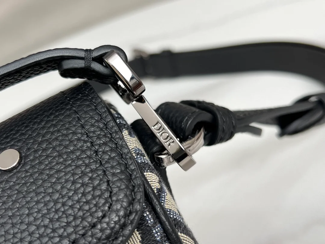 디올 ROLLER 미니 메신저 백