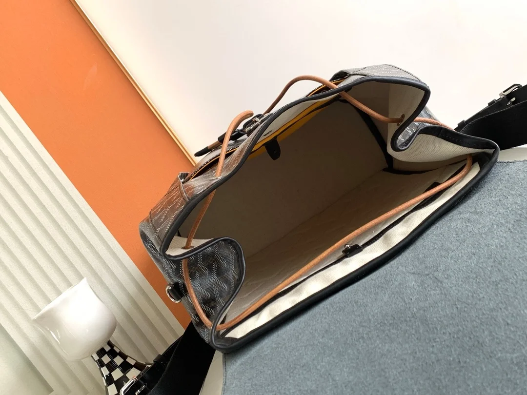 고야드 알파인 MM 백팩 블랙