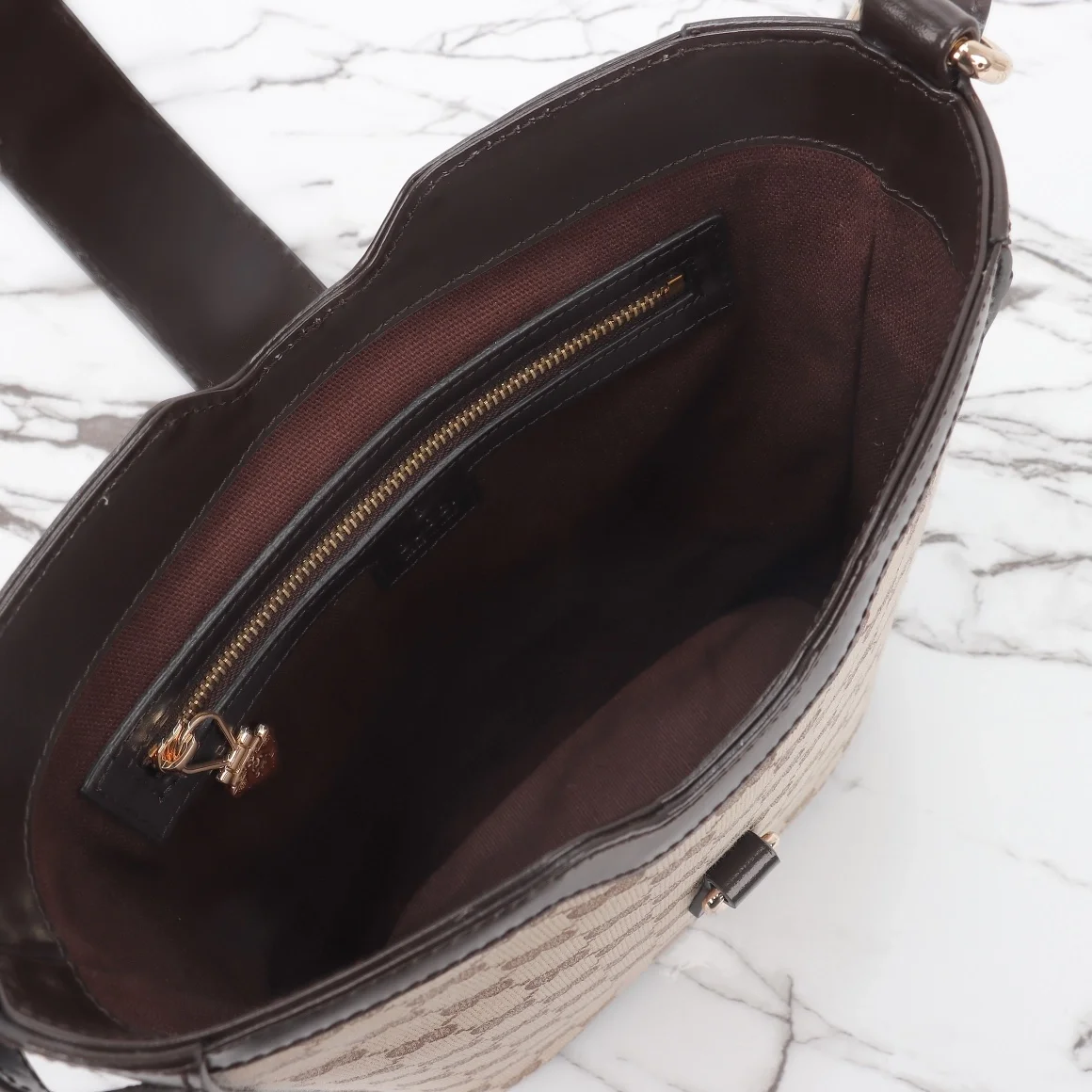 구찌 미디엄 버킷 숄더백