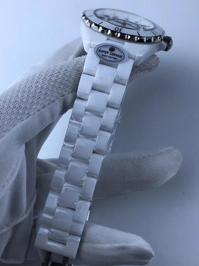 샤넬 화이트 세라믹 인덱스 38mm
