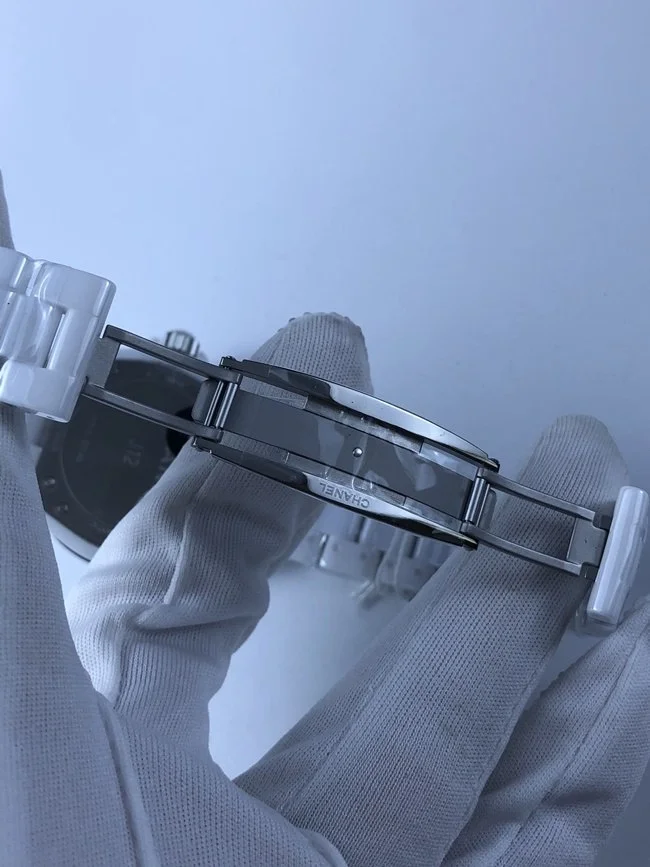 샤넬 화이트 세라믹 인덱스 38mm